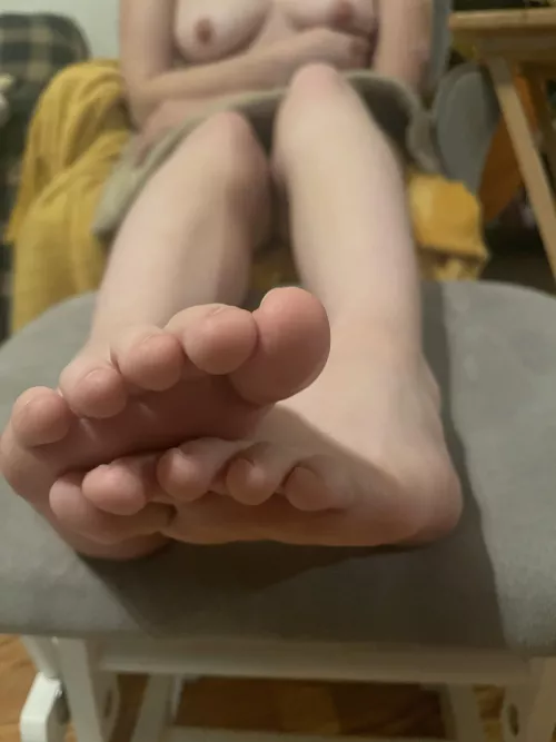 Do you like my toes?