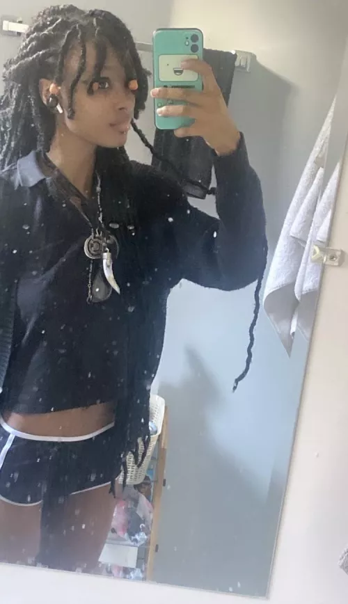 f18 what do you think of my cute bangs :3