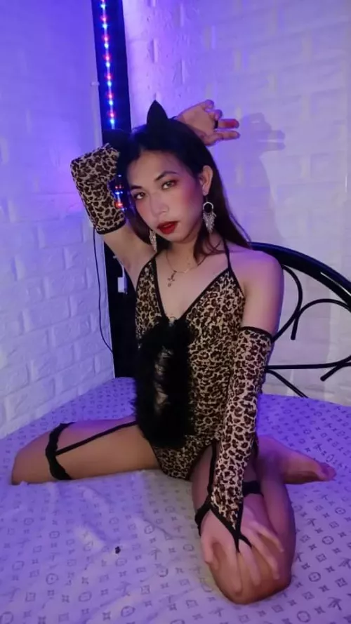 Facetime and nudes daddy!