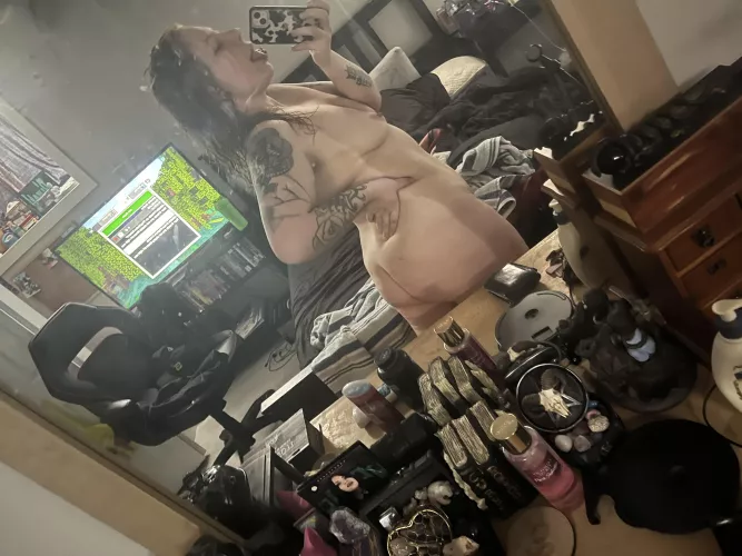 Feeling (F)risky 🍑