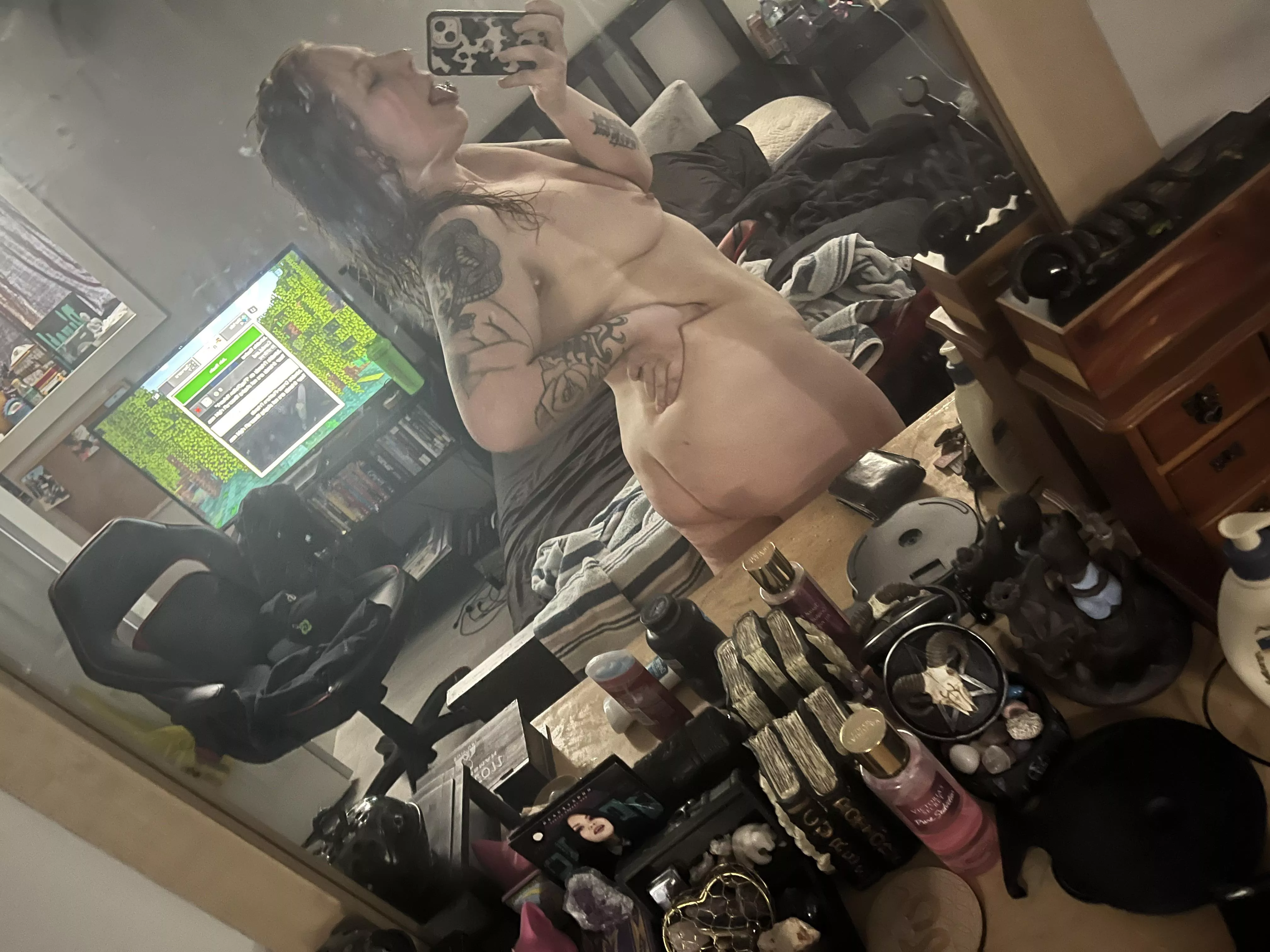 Feeling (F)risky 🍑