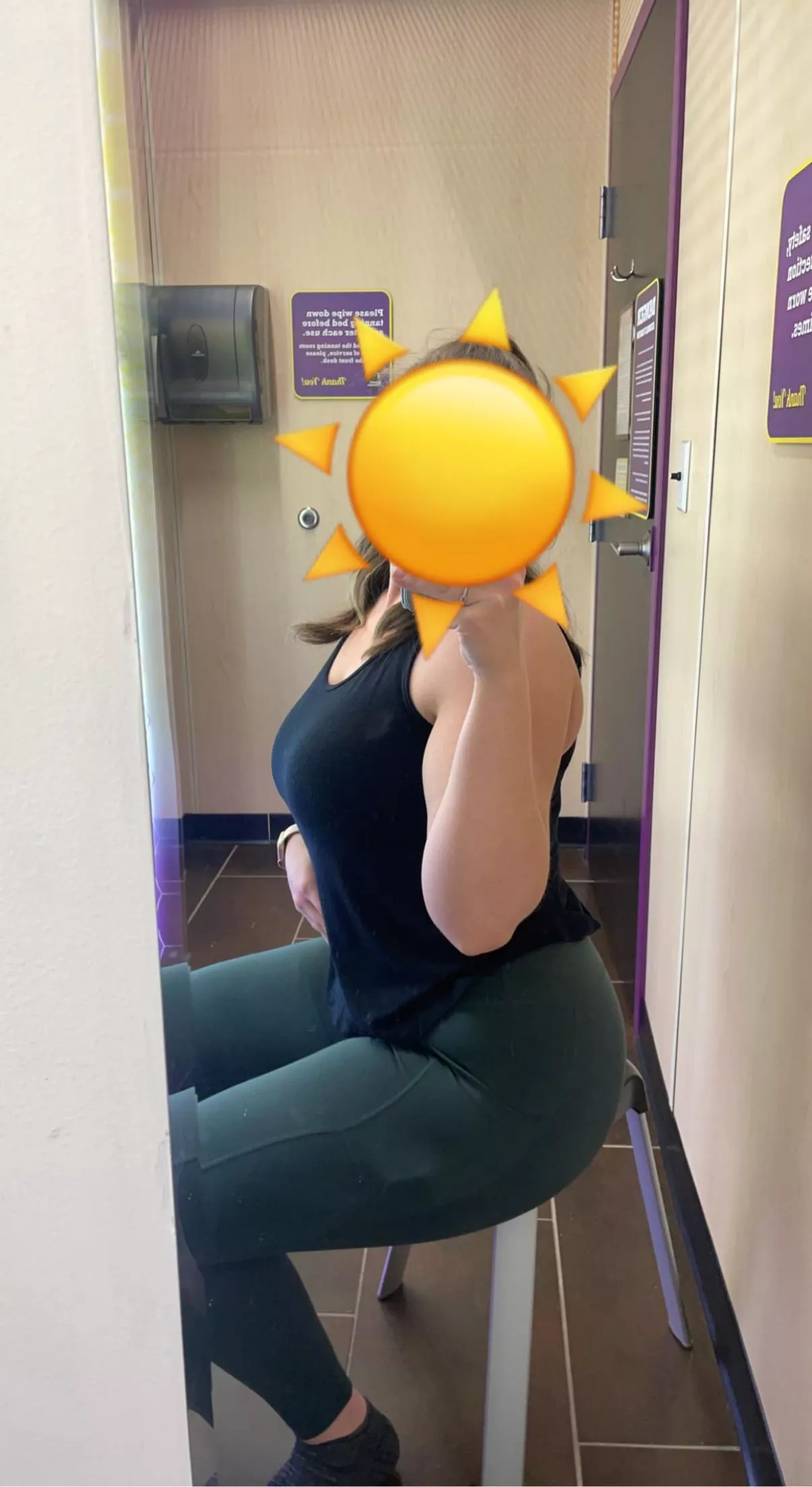 feeling refreshed after a tough workout this morning! happy friday 💪🏼☀️