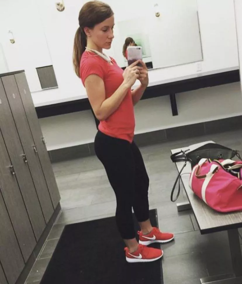 First post here. Be nice :)