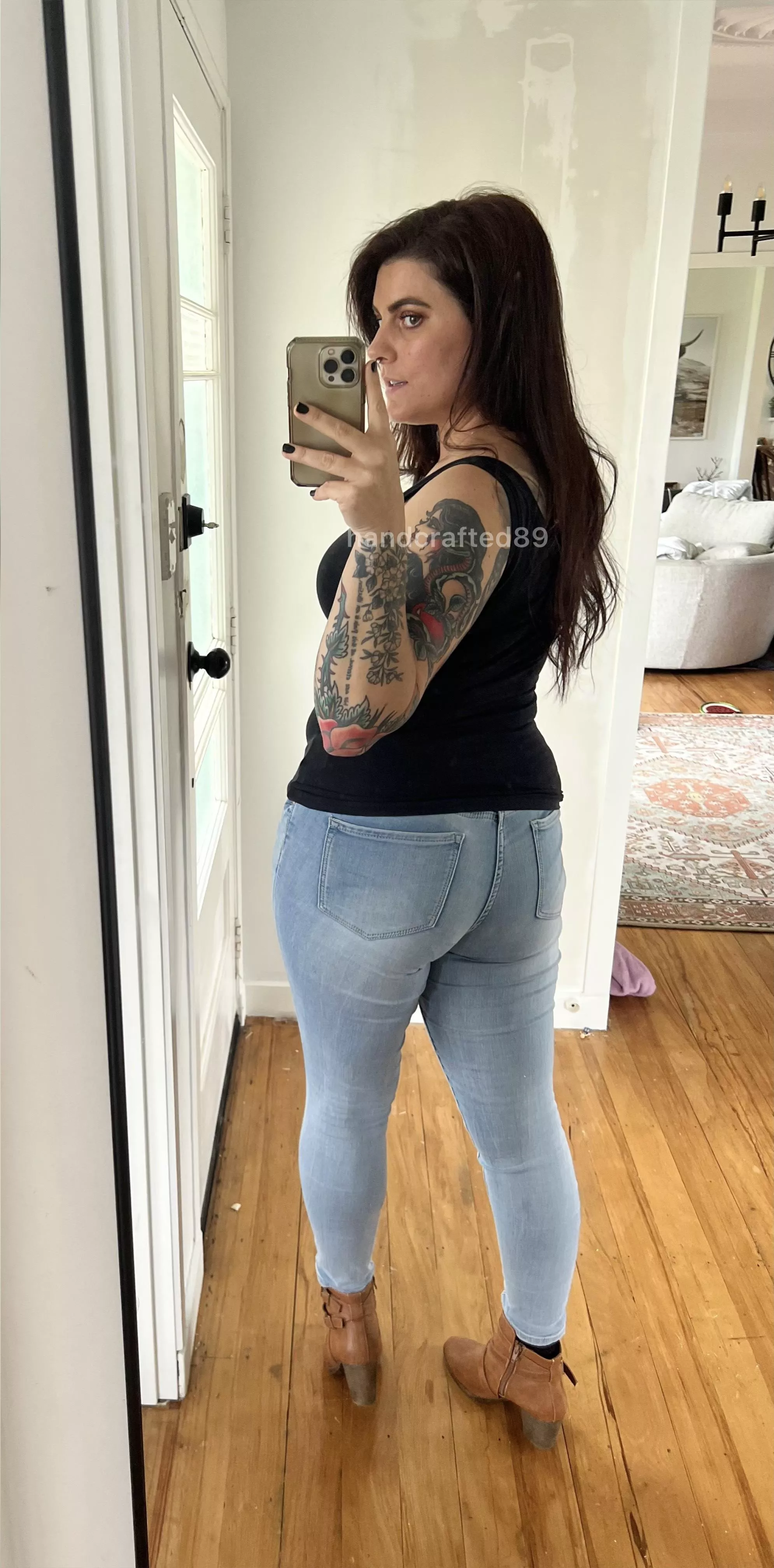 Flat Mom butts are cute too