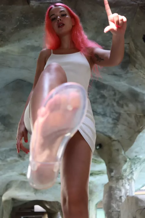 Gonna step on little bitch