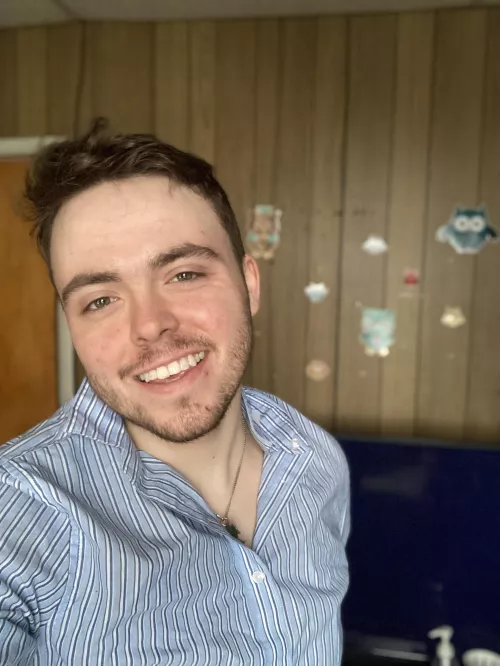 Happy Friday 💖 wishing all the bros are really good day and an even better weekend! 🤗