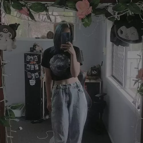 I cropped my Star Wars top ~ what do you think? <3