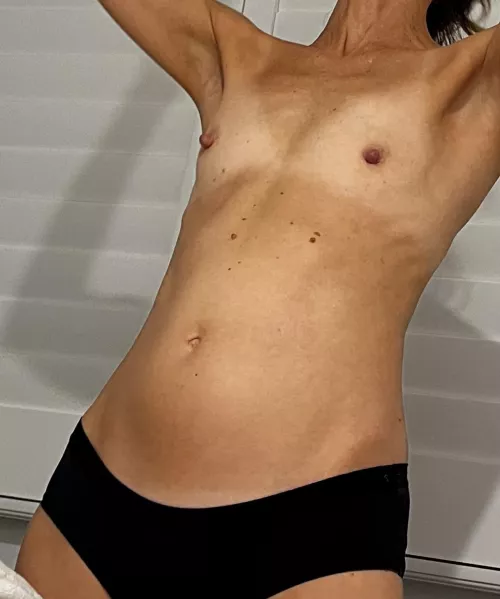 I don’t even look like an A cup here 😢