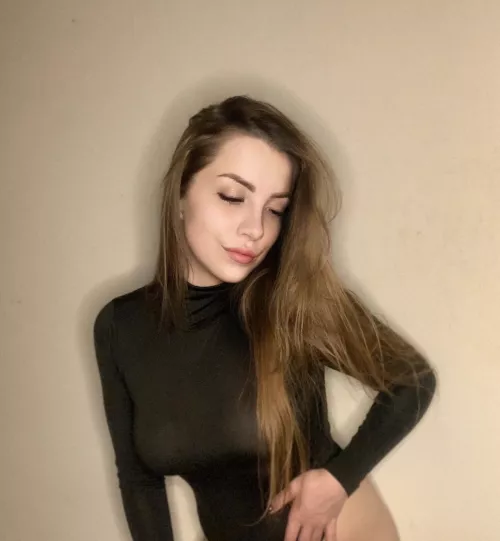 I love black clothes.