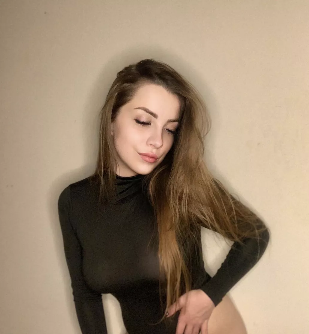 I love black clothes.