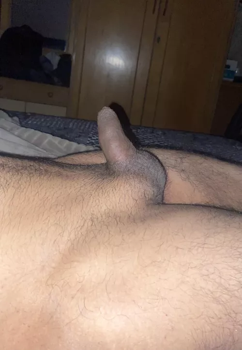 I would offer my skinny ass to anyone who would control me with one finger😍😭