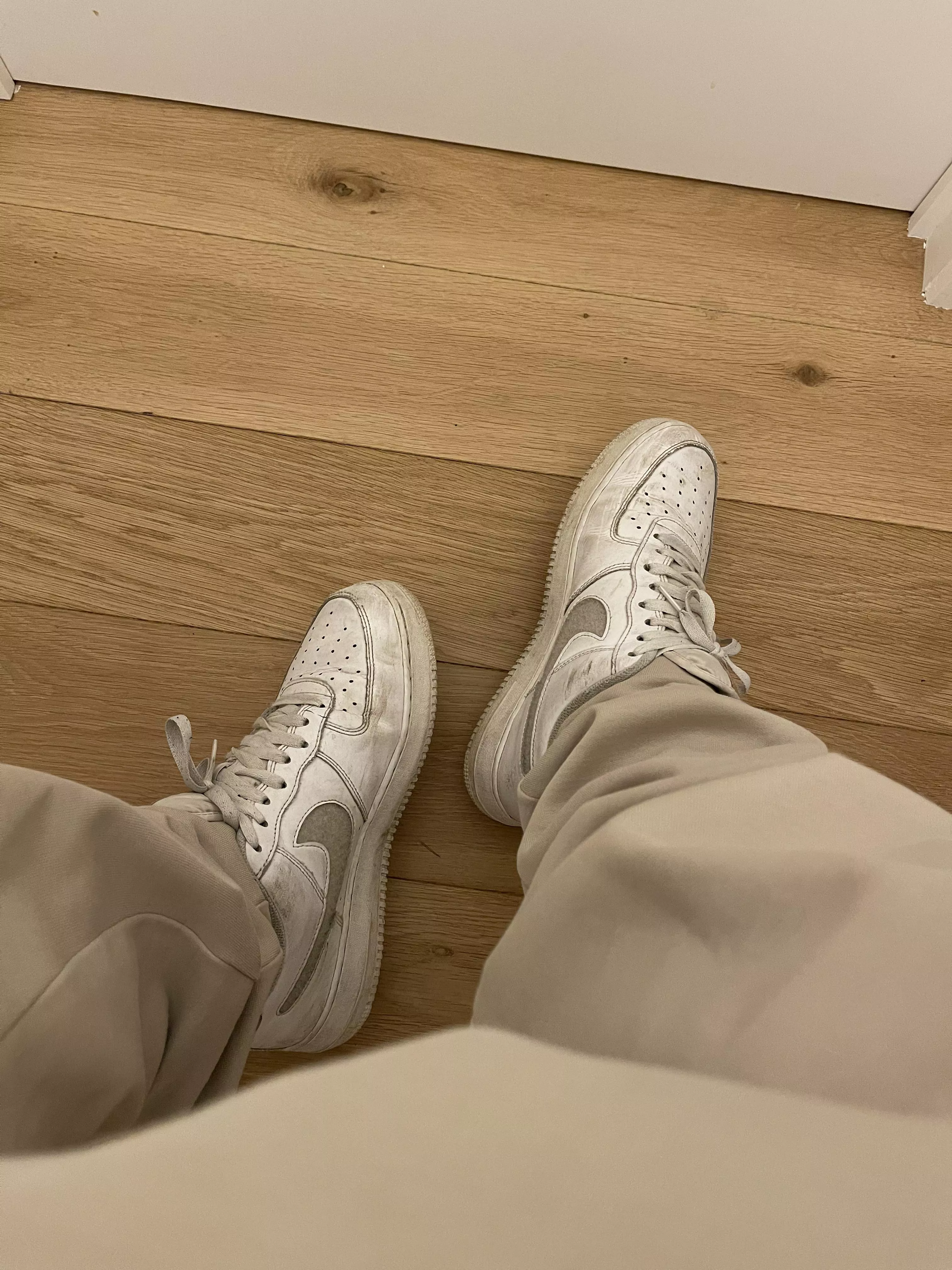 I’m such a dominant guy IRL, but as soon as i open this app the only thing i want to do is be a sadistic sub 🙄🥲