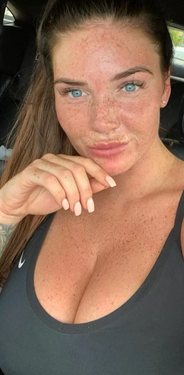 Is she ok? She don’t have IG anymore and her twitter is dead