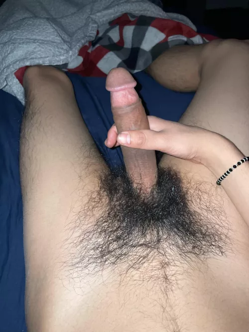 just turned 18. live ? add me @alanp5978