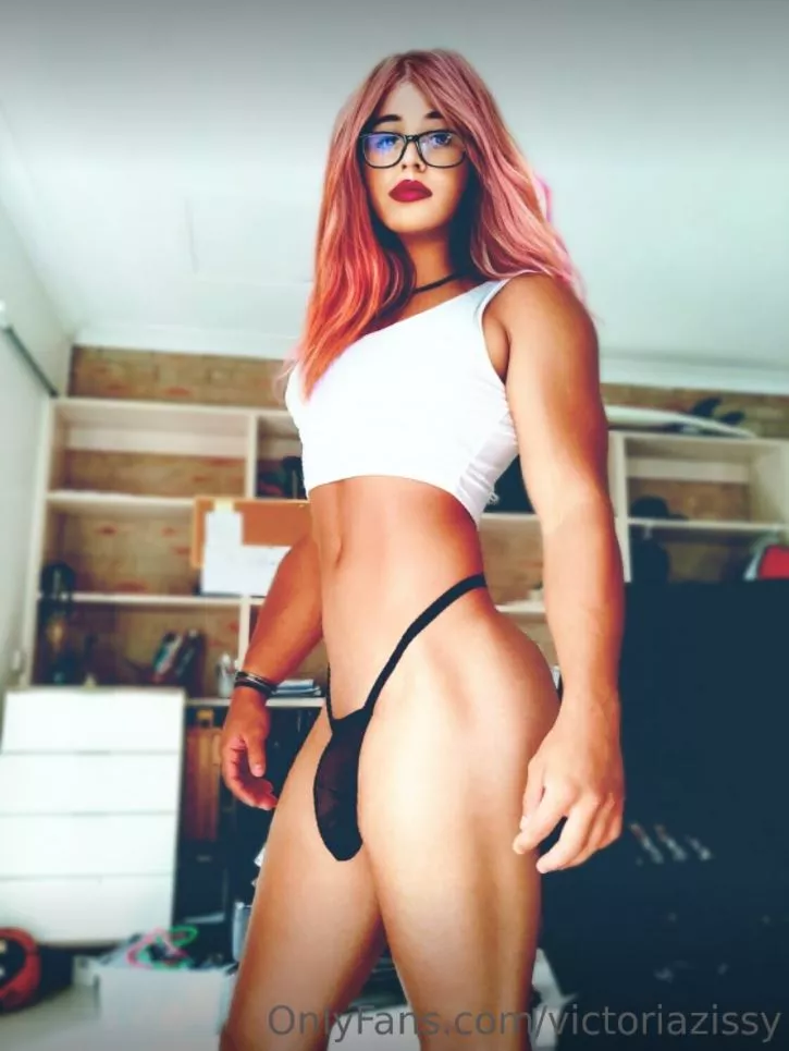 Look at the size of that thing 🍆😦