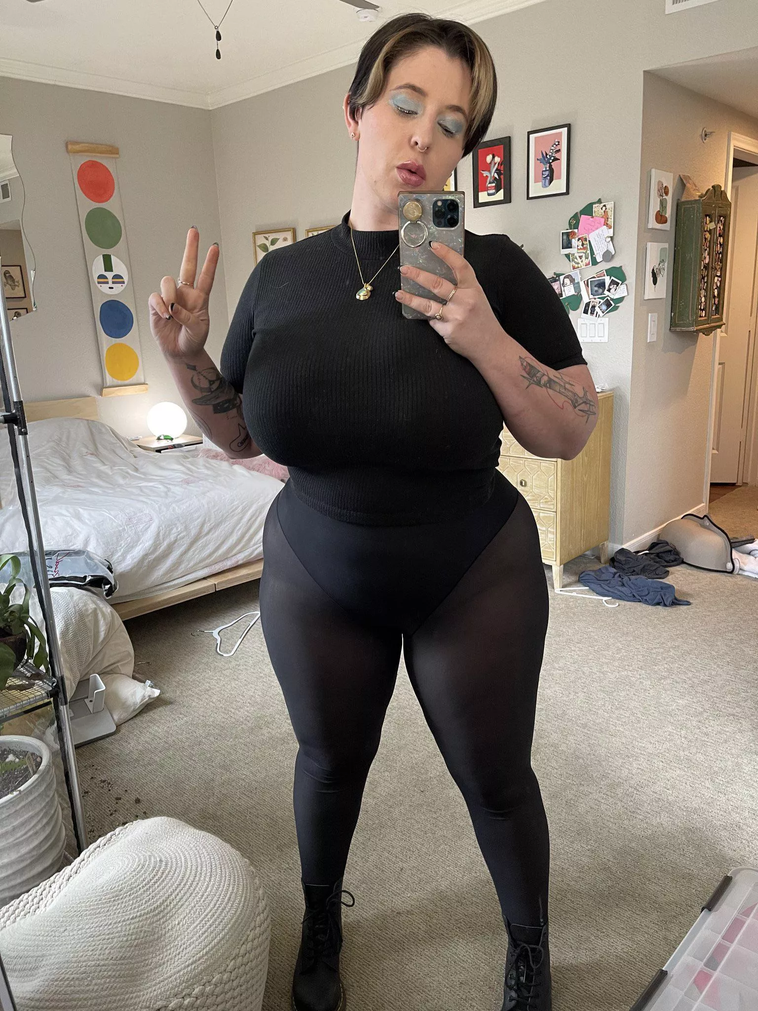 Mommy will humiliate the tiny clits of everyone who upv and say hi to this 😂🤏