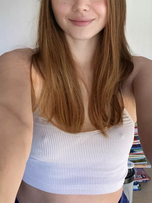 Much better without a bra😌