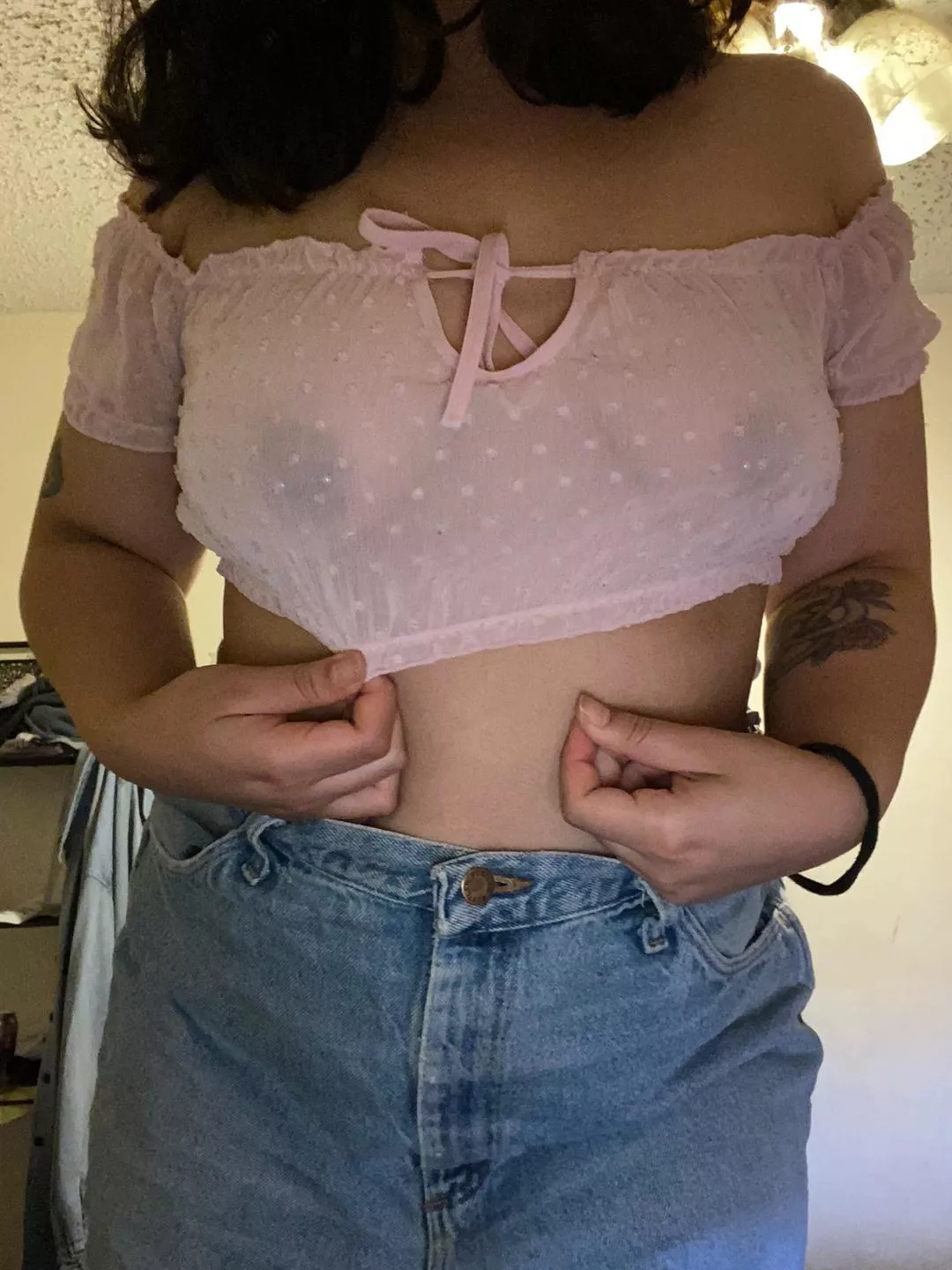 My girl and i are looking for someone to play mario kart on the switch with. She says if you beat her on a one on one 3 times in a row, she will flash you on snap