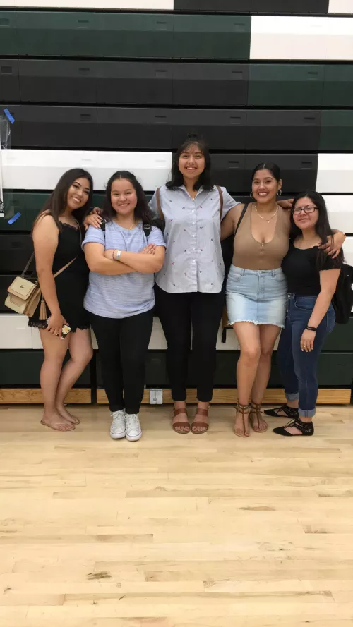 My Sister and friends. I’m into her friend on the left. DMs open