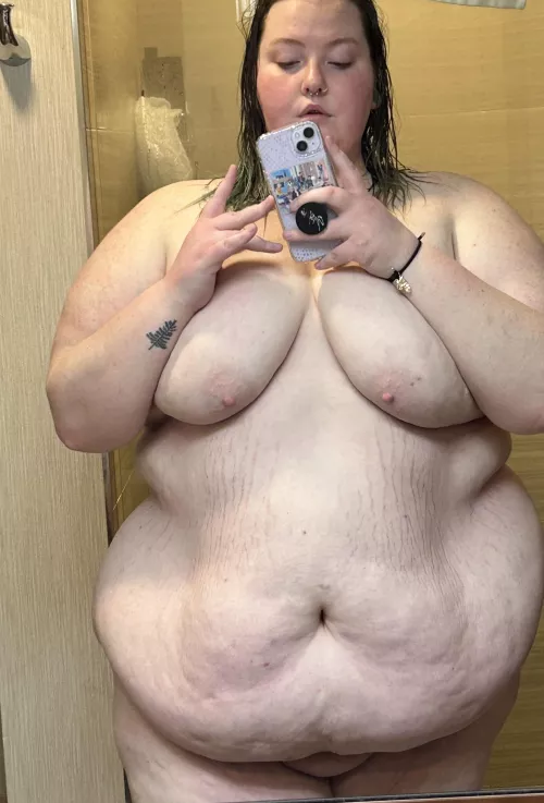 New phone so of course a mirror picture 🥰💕