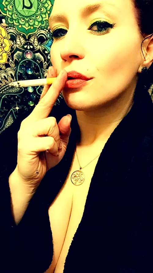 smoke before my bath...... maybe 1 in the water...