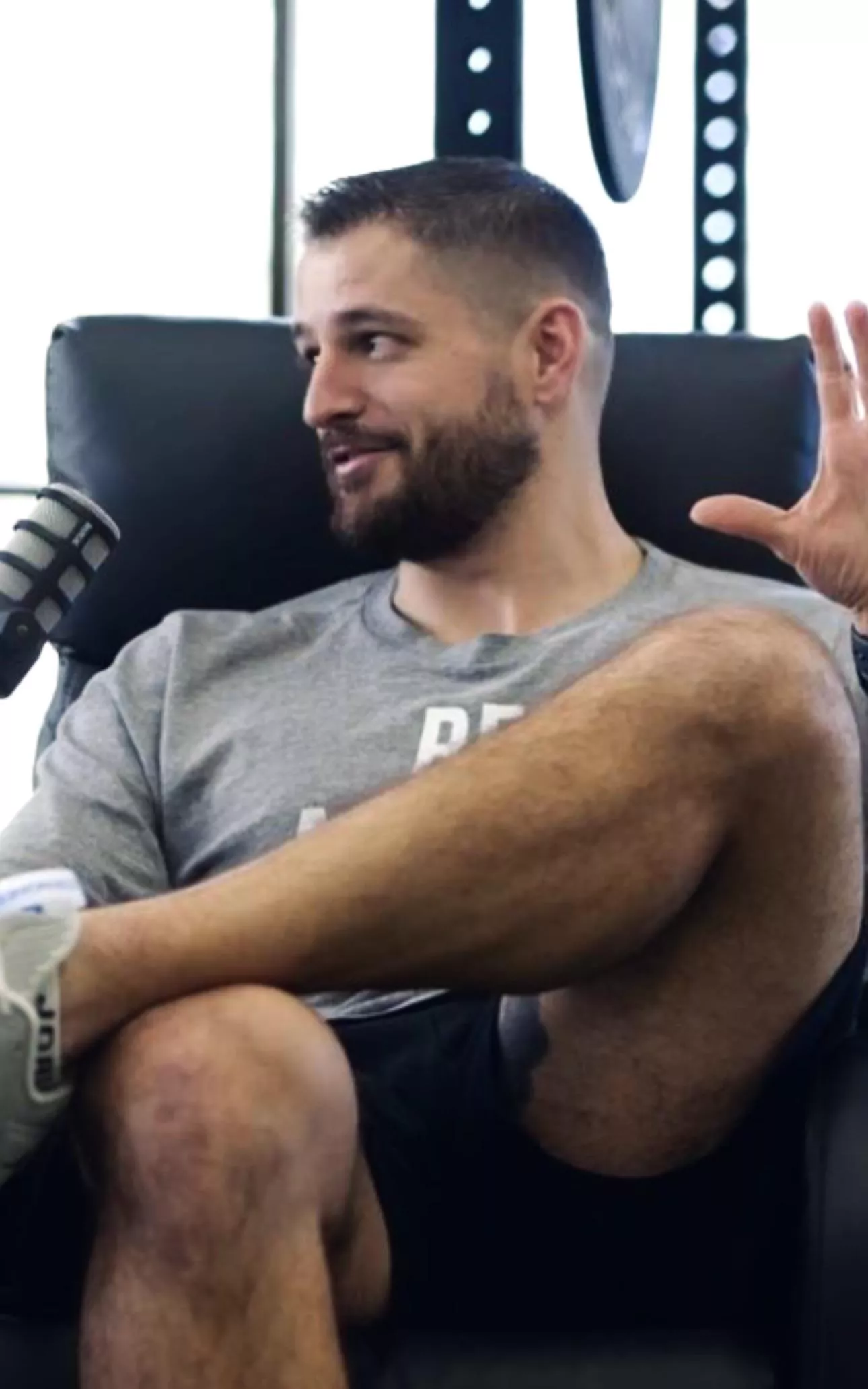 That one straight friend who likes to show off and tease in front of you cause he knows you’d suck him in a heartbeat if he ever asked you to.