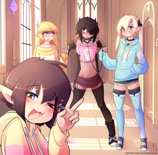 the max crossover (T-Hoodie)