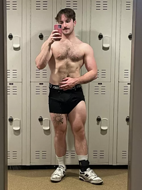 Who likes big legs? Taking gym buddy applications [m]