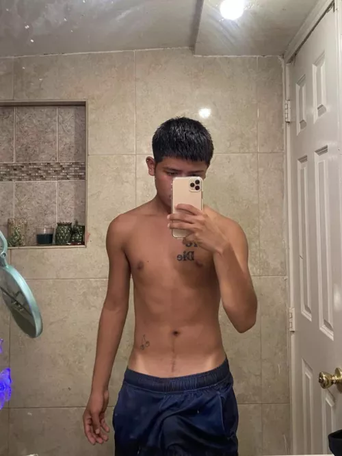 You see something in my shorts? 🐍