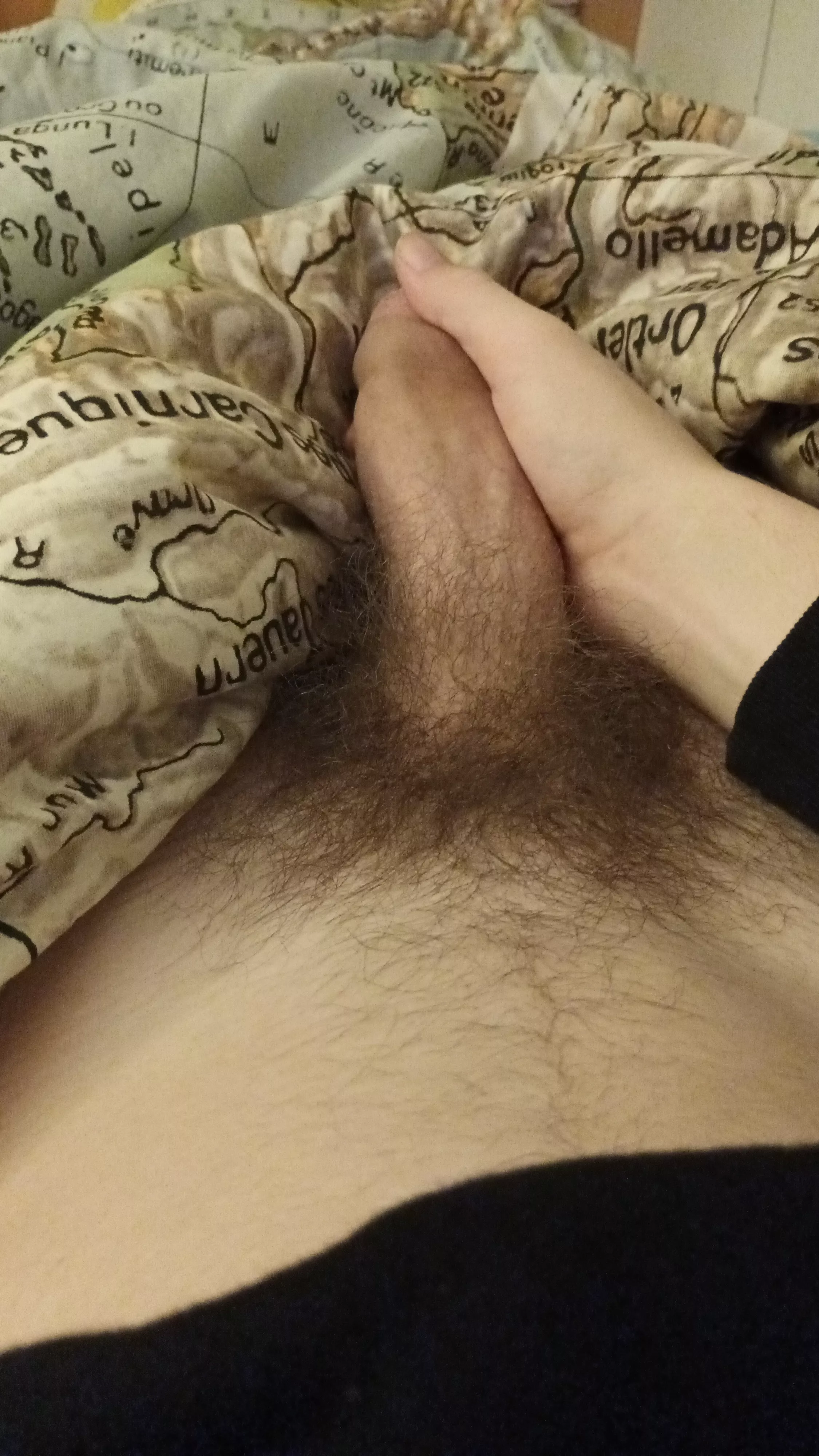 19us verbal ++ hairy dadbod++++ the older the better;) snap is srendask