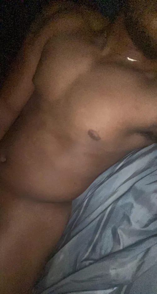 20m straight guy horny and bored. looking for some fun. add mikerawely
