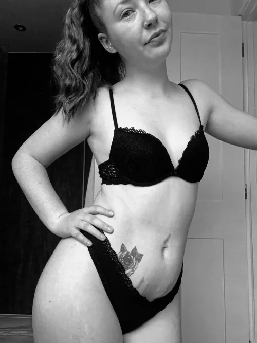 20yr old slut is so lonely waiting for people to slide into her DM's to have fun! 😉😈 (free trial link below)