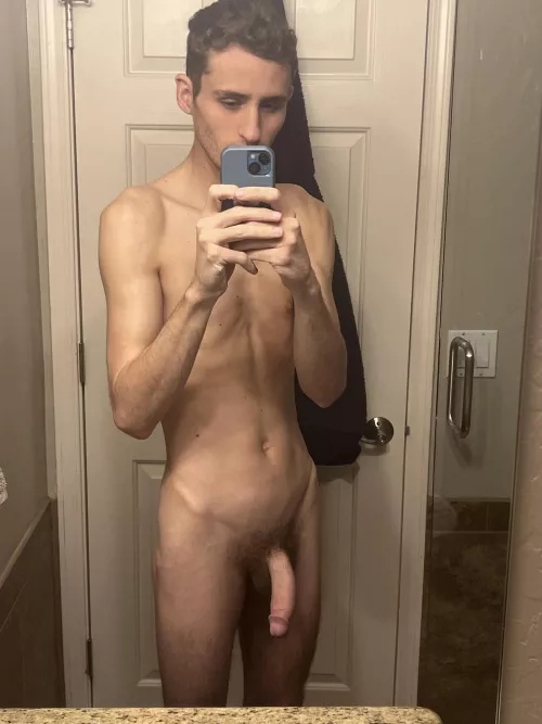 22, twink in arizona looking for fwb or bf. Moving soon, haven’t decided where 🫣😉