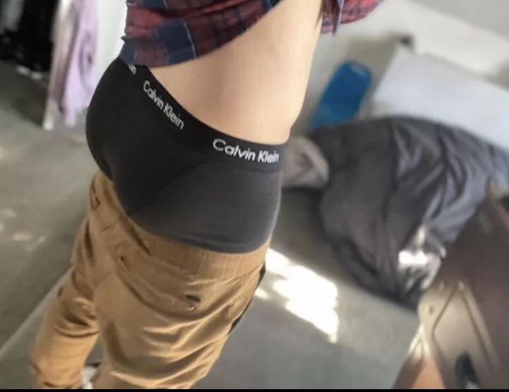 23 am I sagging lower than you?