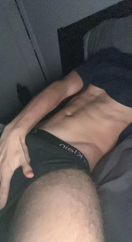 23 looking for similar fit. Send a face or body photo please. Snap : trevordawn9