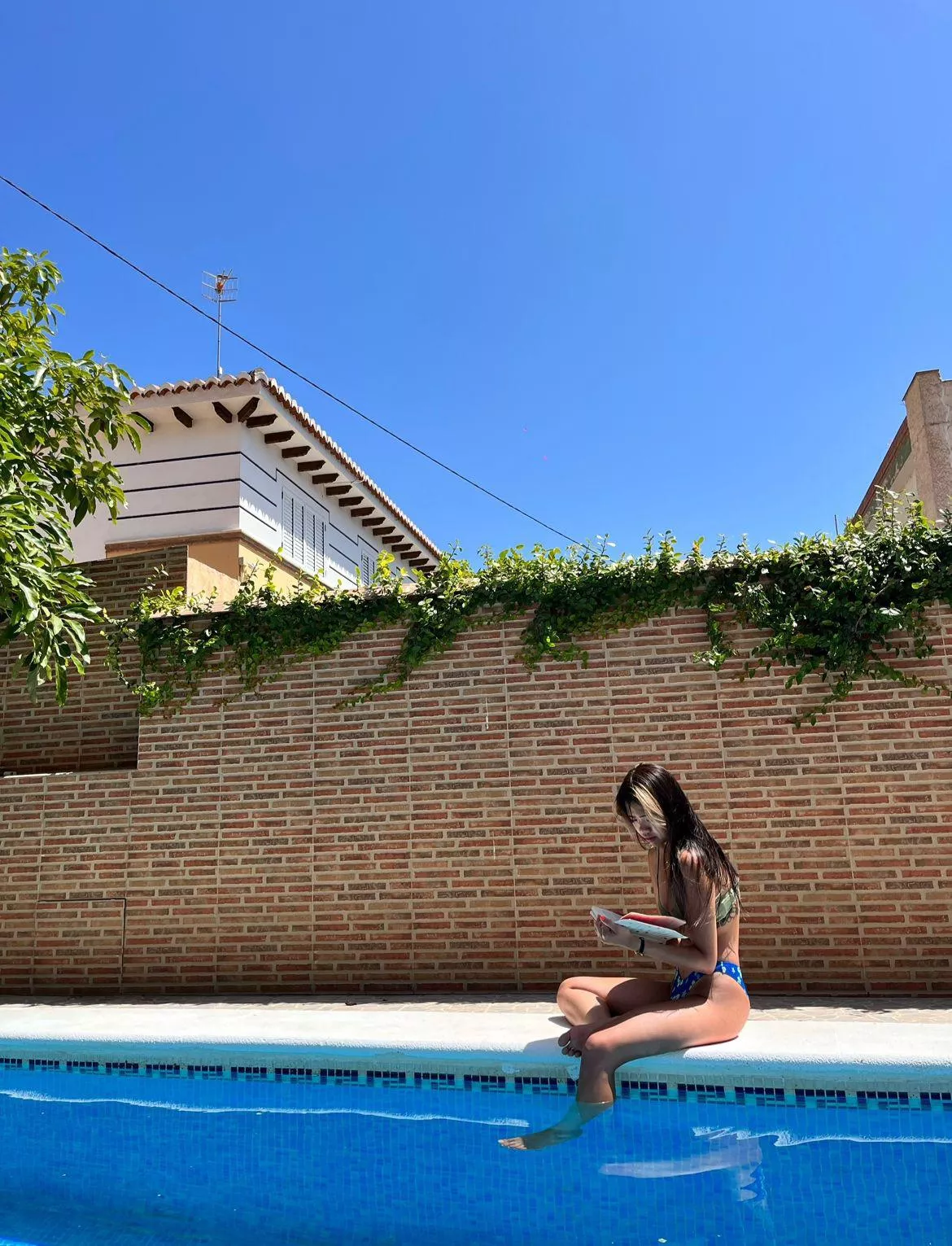 23f feeling lonely chat w meee