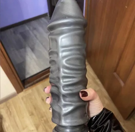 29f-Arrows up if you are below 6 inches and say yes and pm me with your size