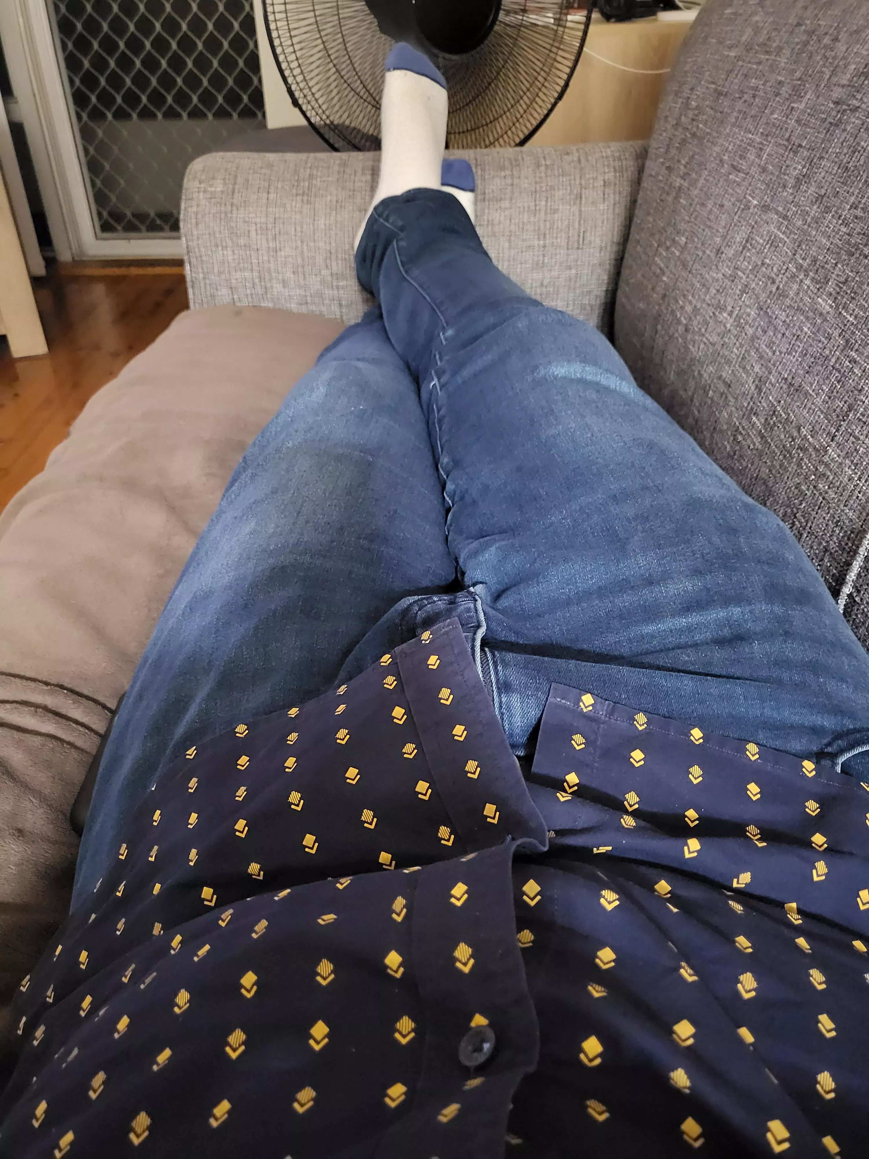 30 fat loserbator. will jerk to anything (legal) and show face. e*pose and ruin me kik tomsydney1987