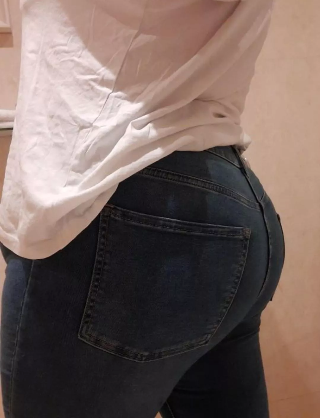 C'est moi! White tee & jeans combo!