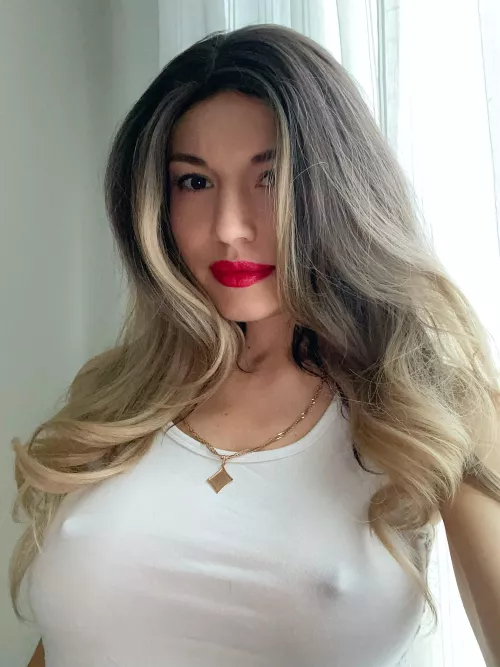 Cover my pale skin with your cream