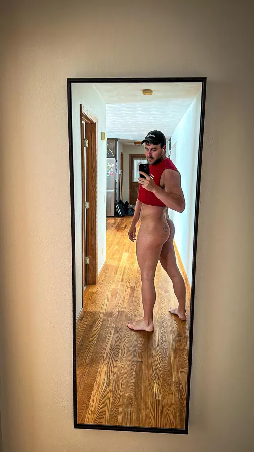 Crop tops and no pants is the best combo.