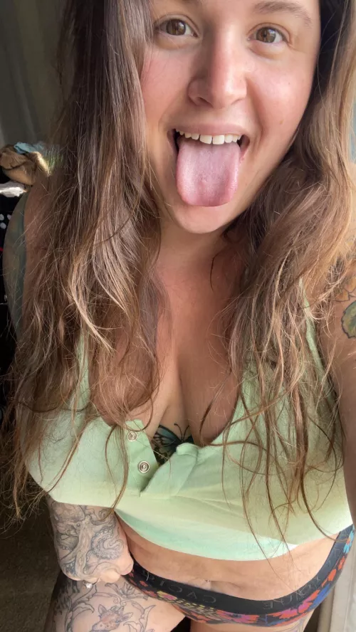 cum give these tatted bbw curves some attention!