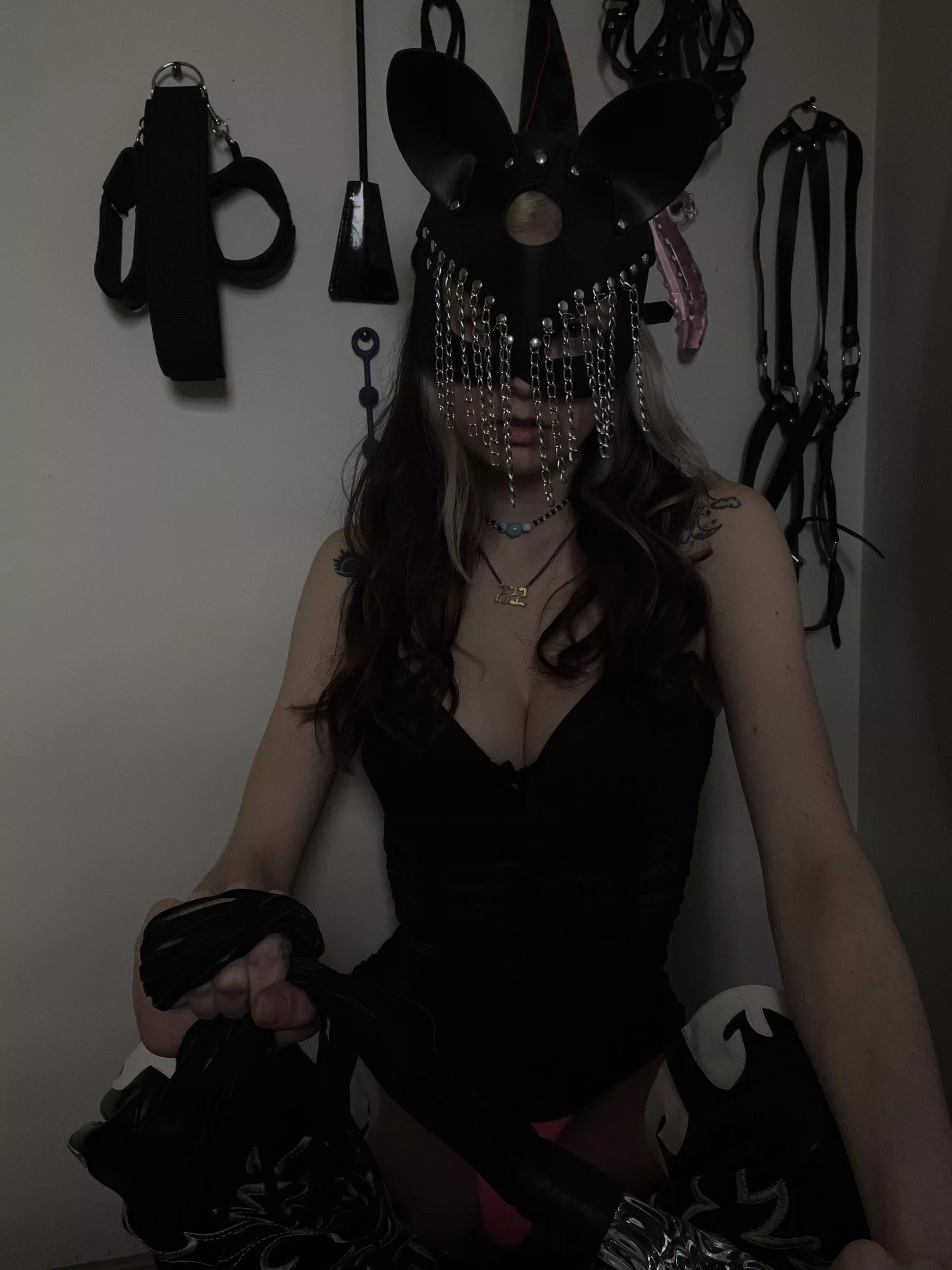 Ding dong your new goddess has arrived, now give me what I want [domme] [f]