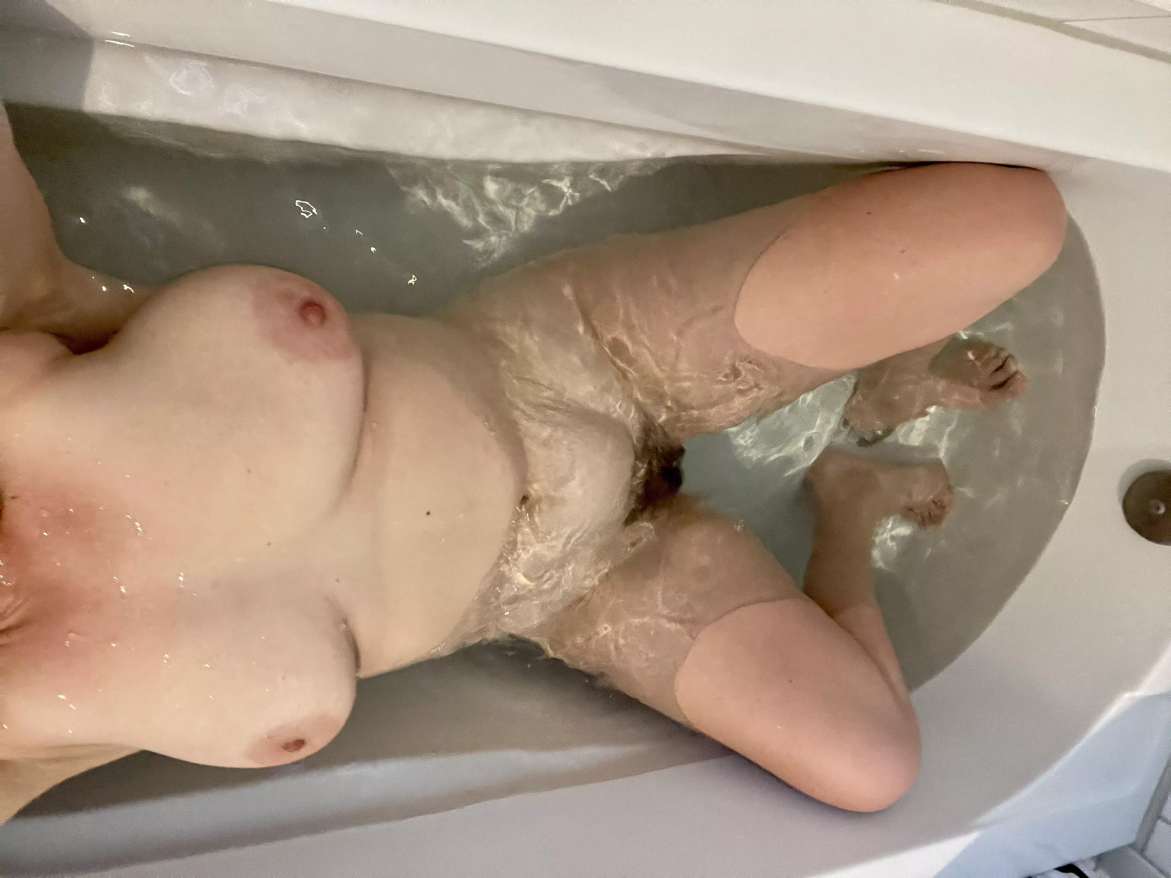 F43 5’4 165 vacation bathing