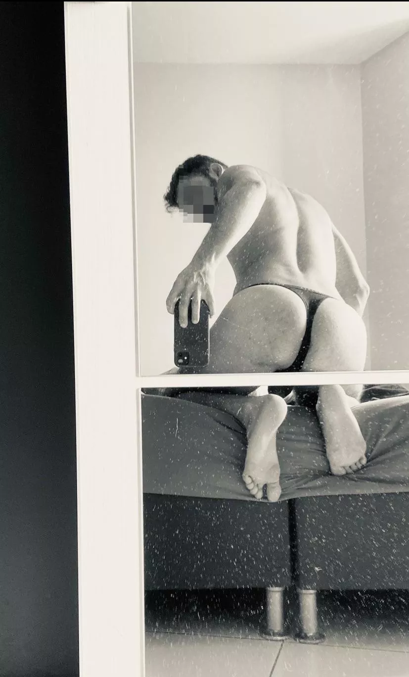 felling naughty and horny 🔥