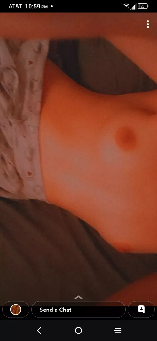 gf selling pics she 18 and 4'11