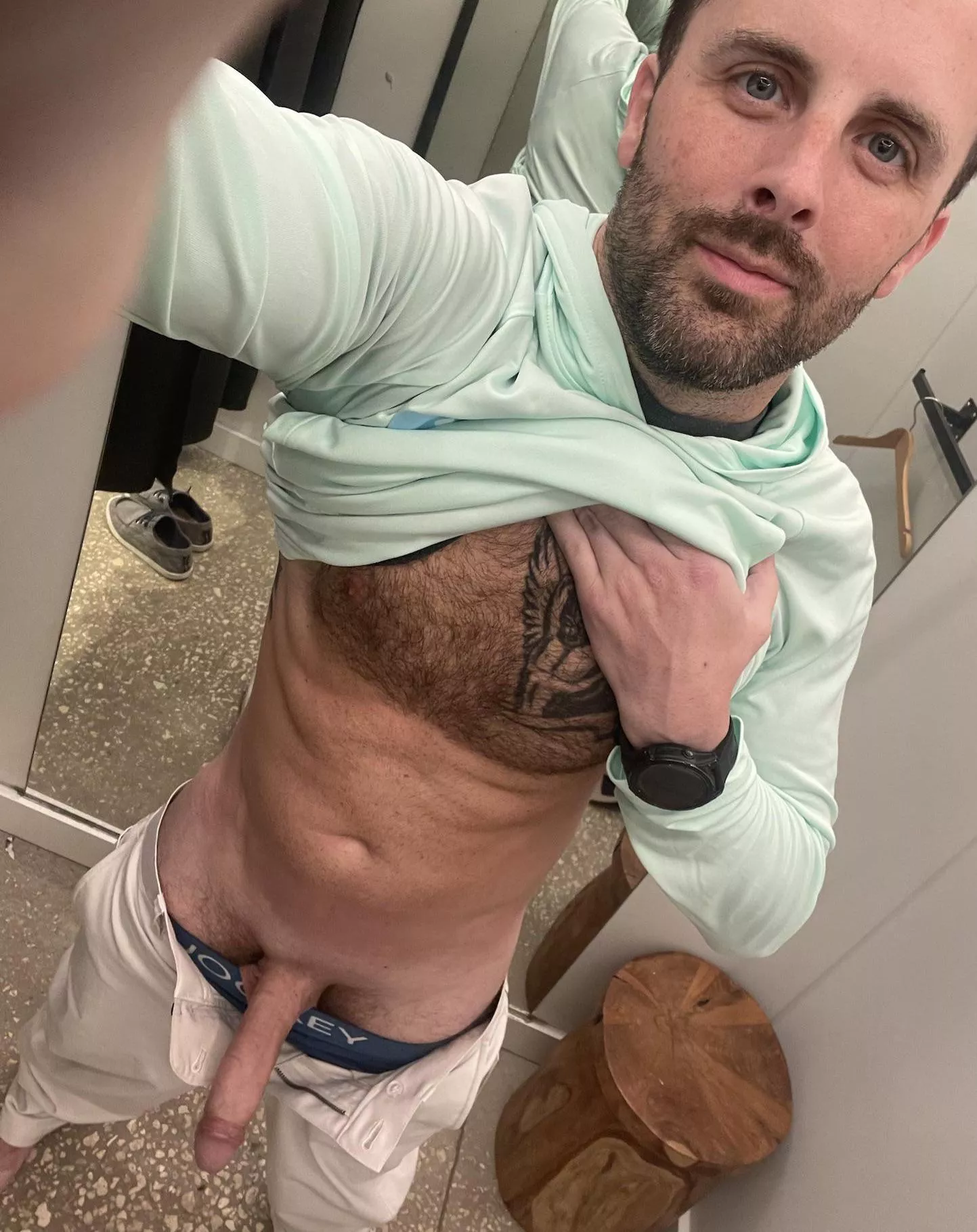 I was hoping no one would open the curtain in the dressing room😈