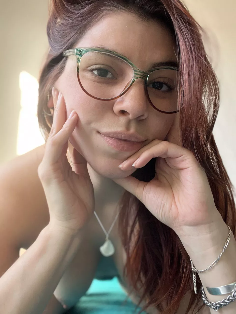 Im online for live sexting 👅