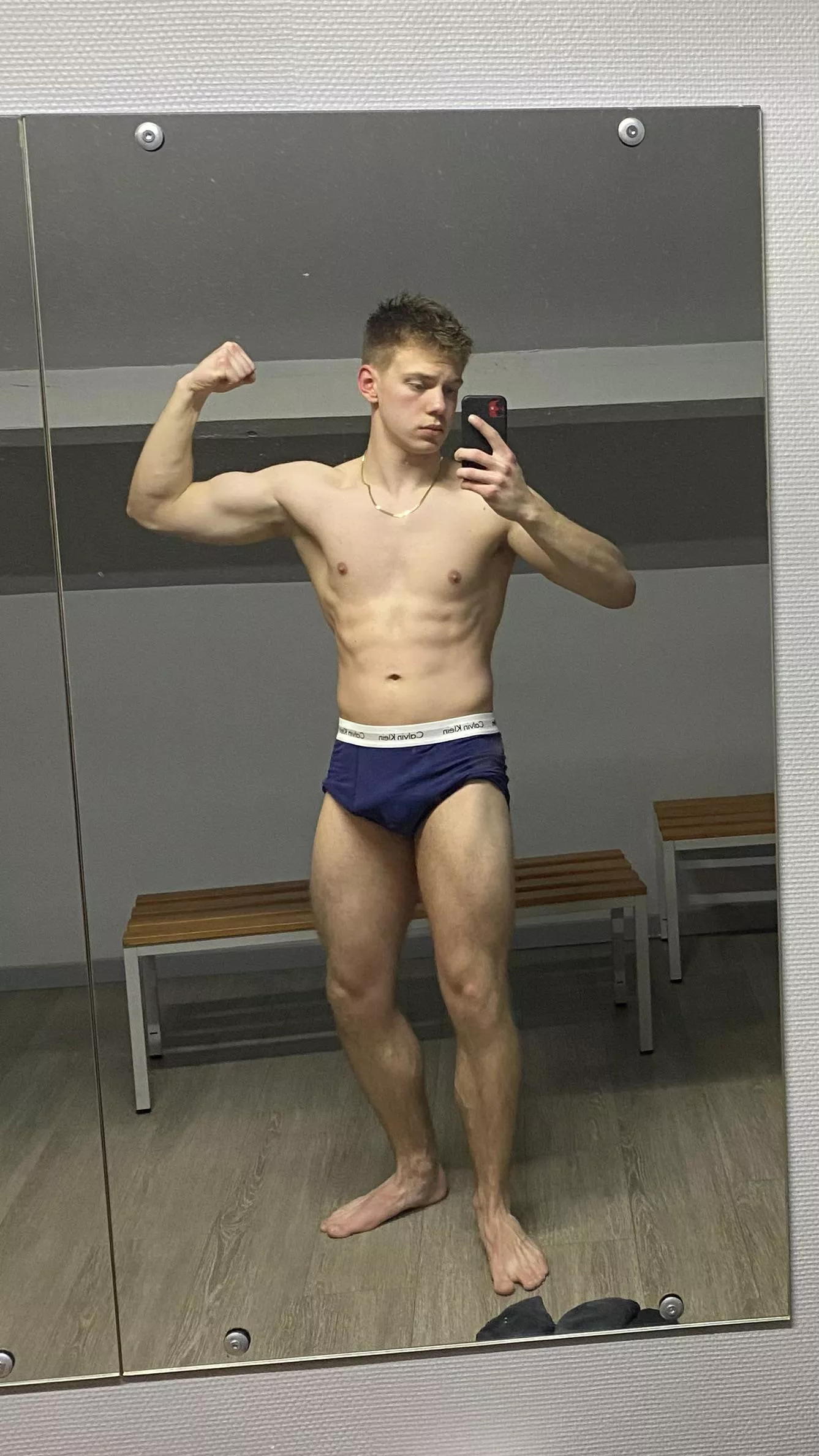 Just a dude sowing his muscels