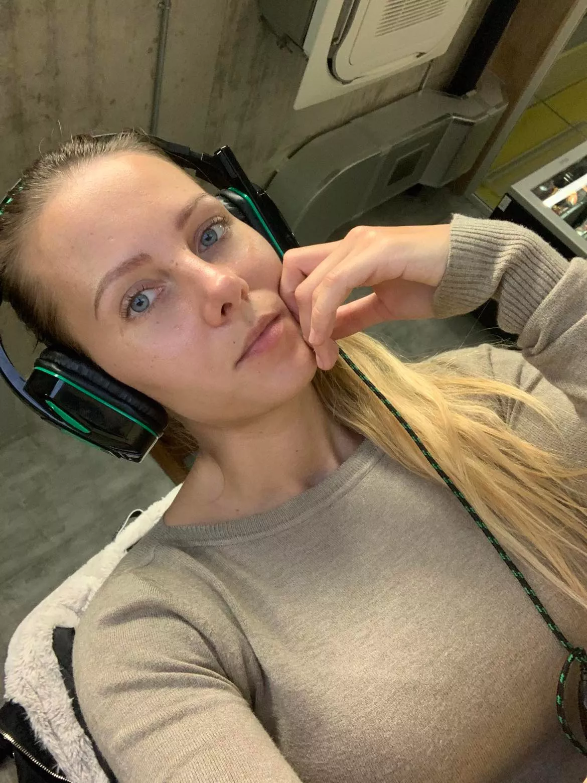 Just wondering rn if it´s possible to get recognized here without showing my asshole lol